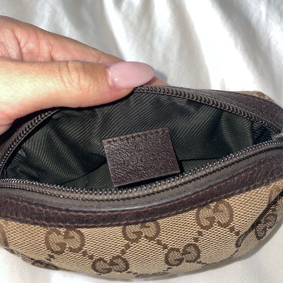small Gucci GG canvas monogram cosmetic bag - Picture 3 of 5